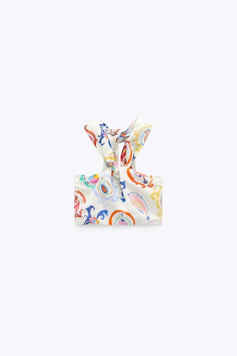 Top con estampado de pañuelo de Zara