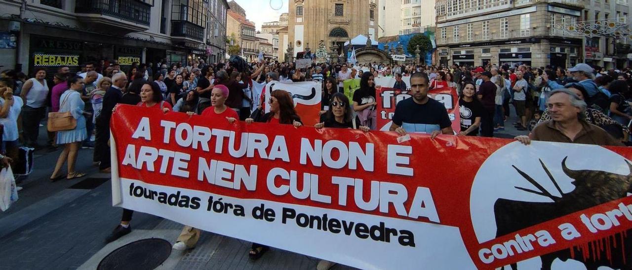 Salida de la manifestación desde la Praza da Peregrina de Pontevedra.
