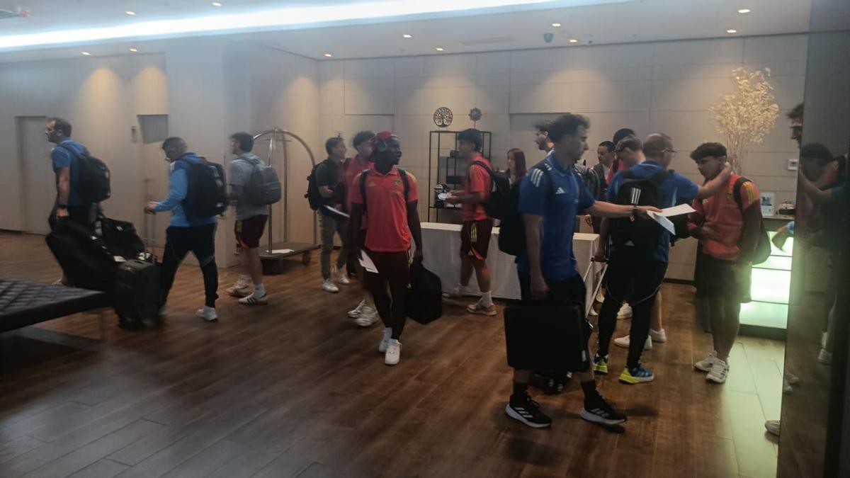 La plantilla del Real Zaragoza, en el hotel de Las Palmas.