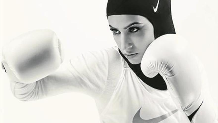 El hiyab de Nike para atletas musulmanas sale a la venta