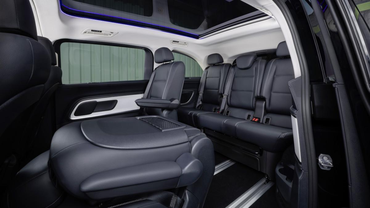 Interior del Mercedes-Benz VLE Eléctrico