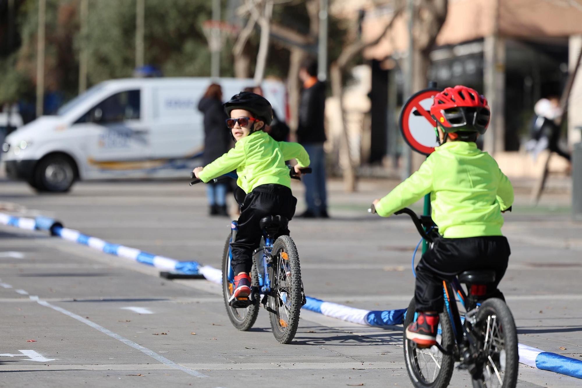Galería: Seguridad vial para los más pequeños en Ibiza