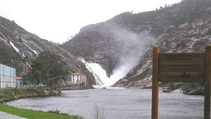 Desembocadura del río Xallas en Ézaro.