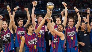 La celebració blaugrana al pavelló Fernando Buesa de Vitòria.