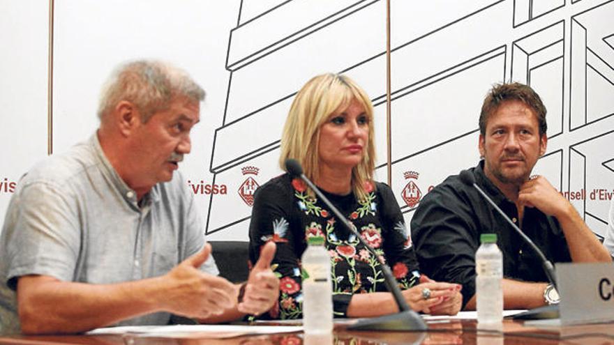 Marta Díaz, Miguel Ángel Tobías y Enrique Climent durante la rueda de prensa.