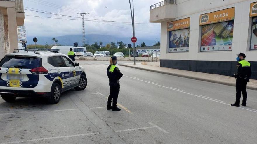 La Policía Local de Altea vigila que se cumpla con las disposiciones del estado de alarma