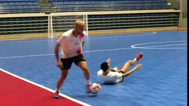 Serginho Paulista se inventa un nuevo regate para el fútbol sala