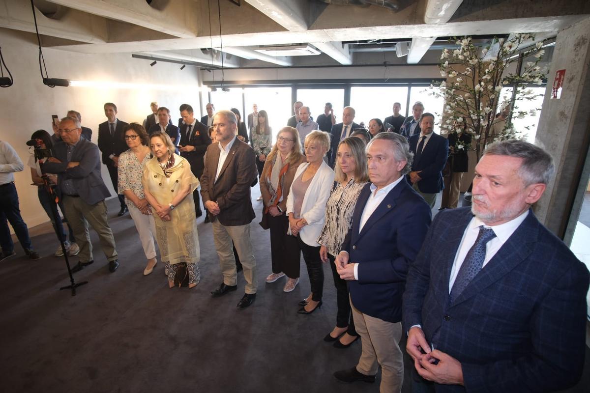 Asistentes al acto de inauguración de ICAR.