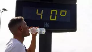 Látido acelerado, bajadas de tensión, arterias dilatadas... ¿cómo afecta este calor al corazón?