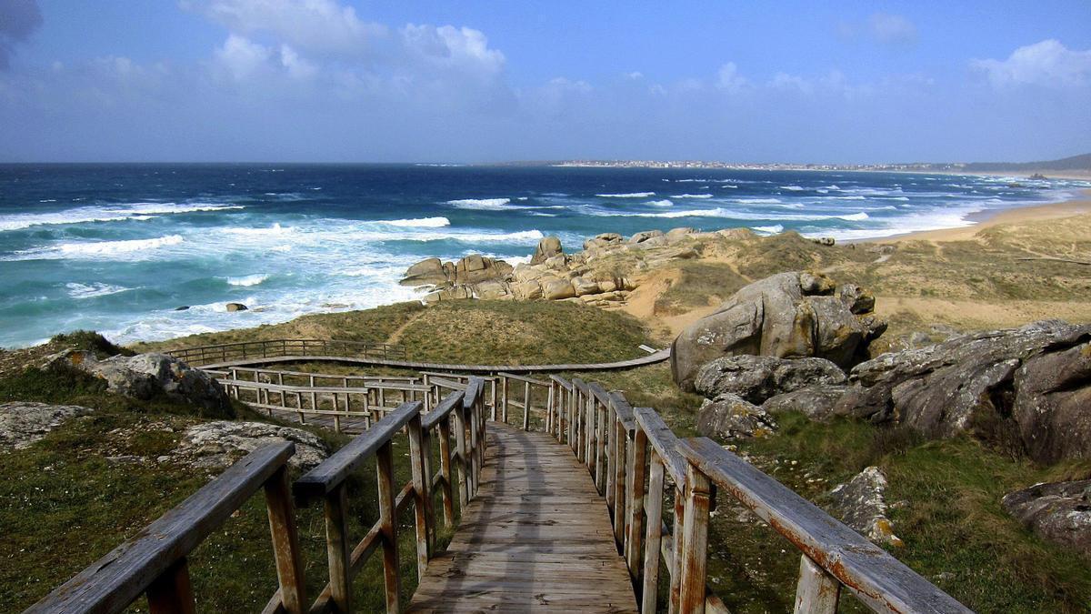 Pasarela ás praias do parque natural de Corrubedo.