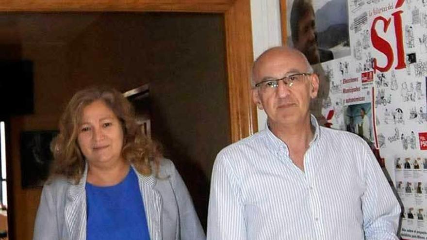 Gloria Muñoz e Hilario Feito, en la Casa del Pueblo de Mieres.