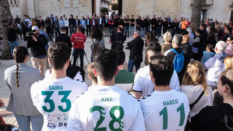 Elche rinde homenaje al joven fallecido en la Media Maratón