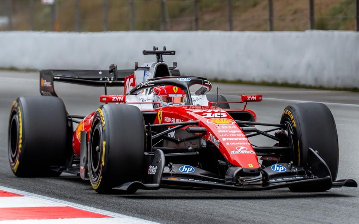 Charles Leclerc rodando con el SF-26 en el Circuit de Barcelona-Catalunya