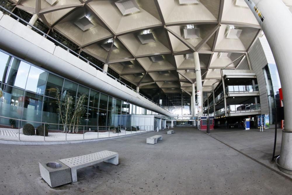 El Aeropuerto de Málaga completamente vacío por el coronavirus.