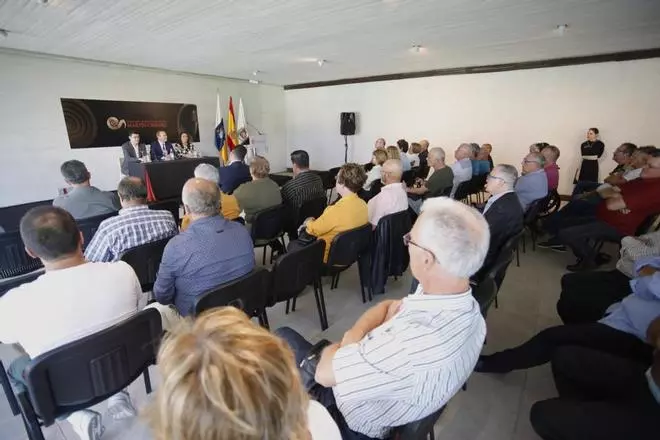 Homenaje a unos 60 empleados municipales jubilados este año