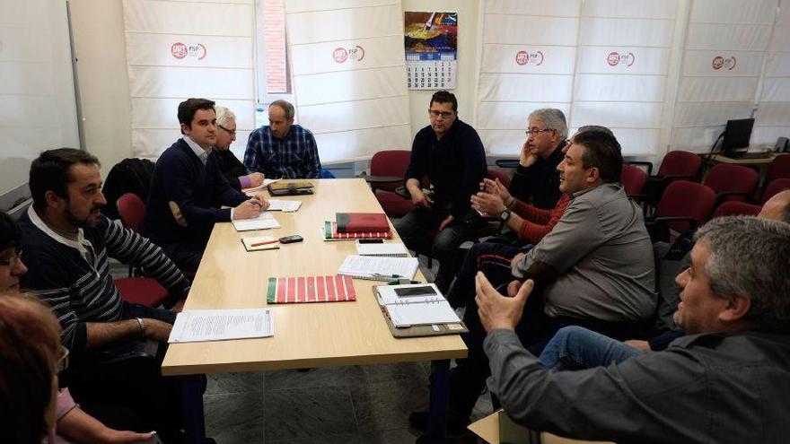 Reunión del comité de empresa de Zamora Limpia y los concejales socialistas, en la sede de UGT