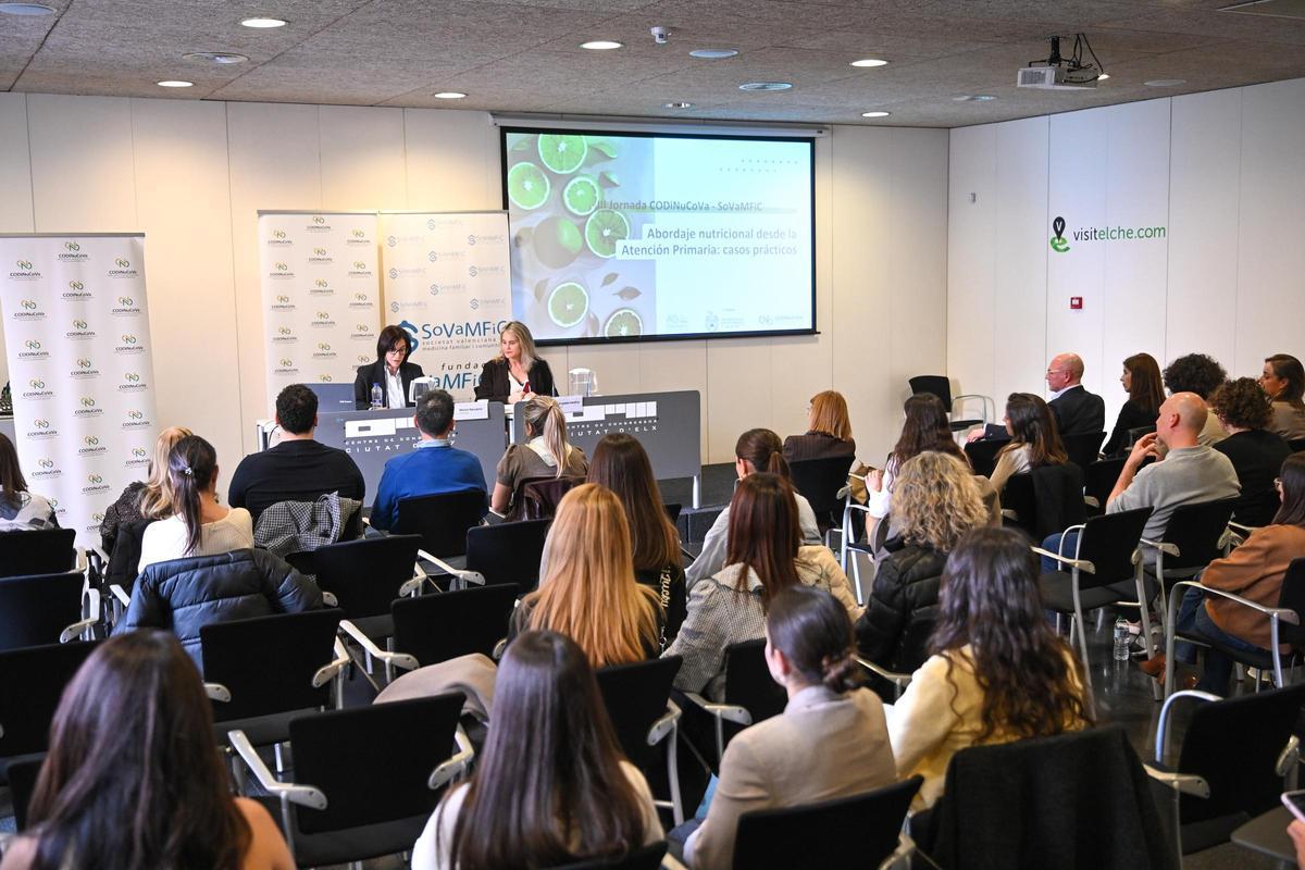 Los especialistas destacaron en Elche la necesidad de que los dietistas-nutricionistas desempeñen su labor en los centros de salud