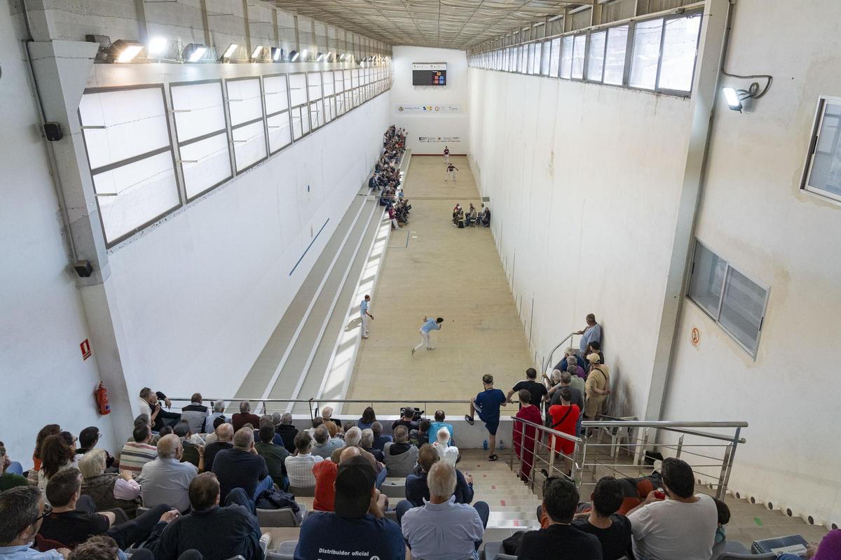 Gran ambiente en el trinquet de Vila-real