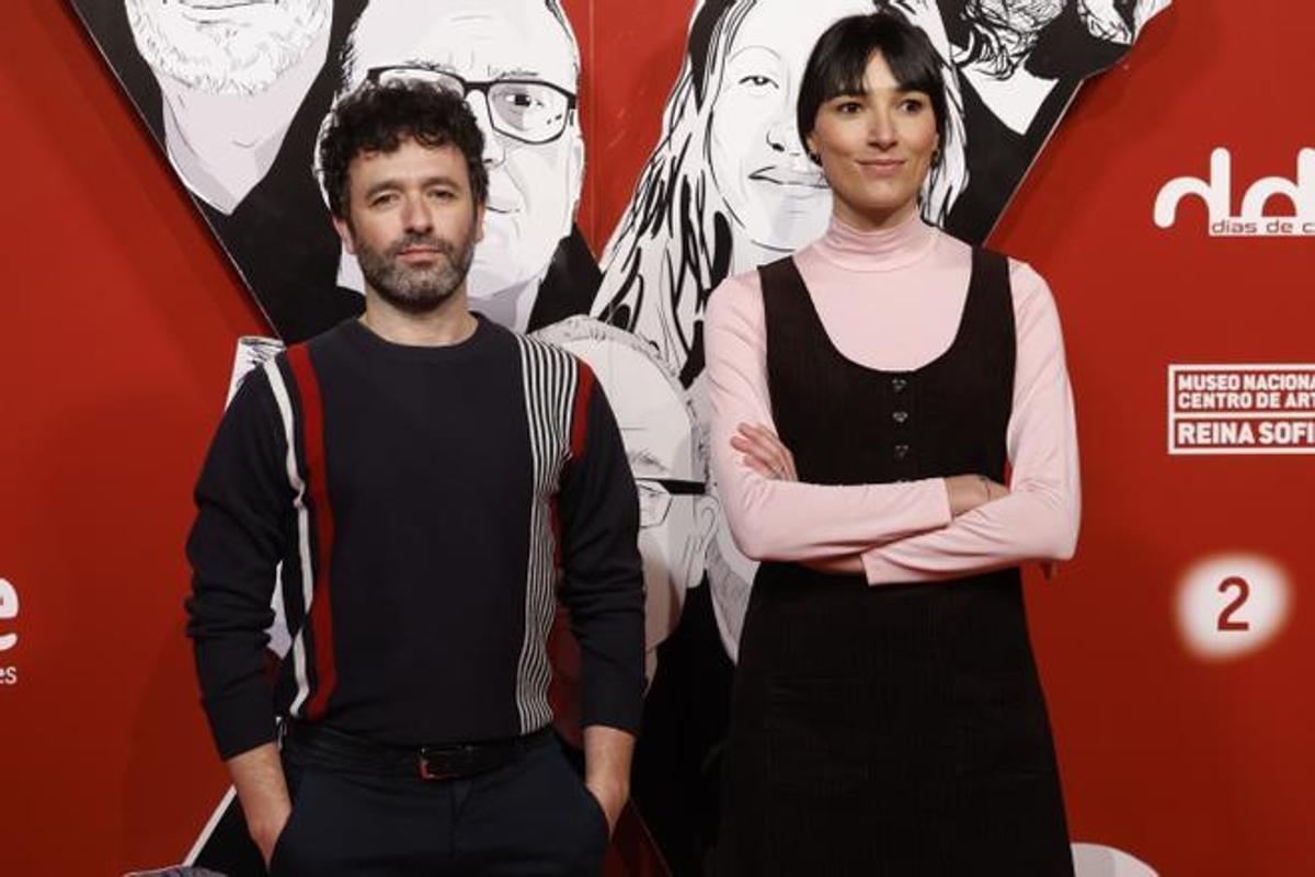 El cineasta Rodrigo Sorogoyen y la guionista Isabel Peña, en el 'photocall' de la gala de entrega de la 10ª edición de los Premios Días de Cine, el 17 de enero, en Madrid.