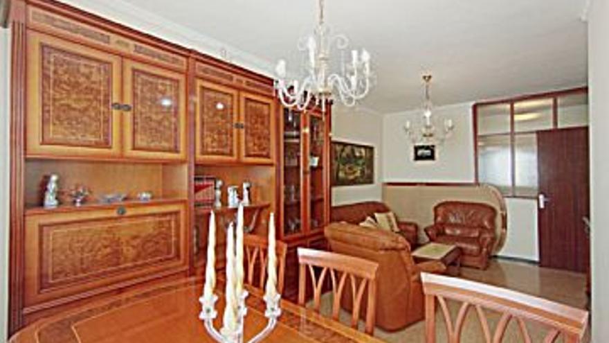 217.000 € Venta de piso en Guanarteme (Las Palmas G. Canaria) 97 m2, 3 habitaciones, 2 baños, 2.237 €/m2...