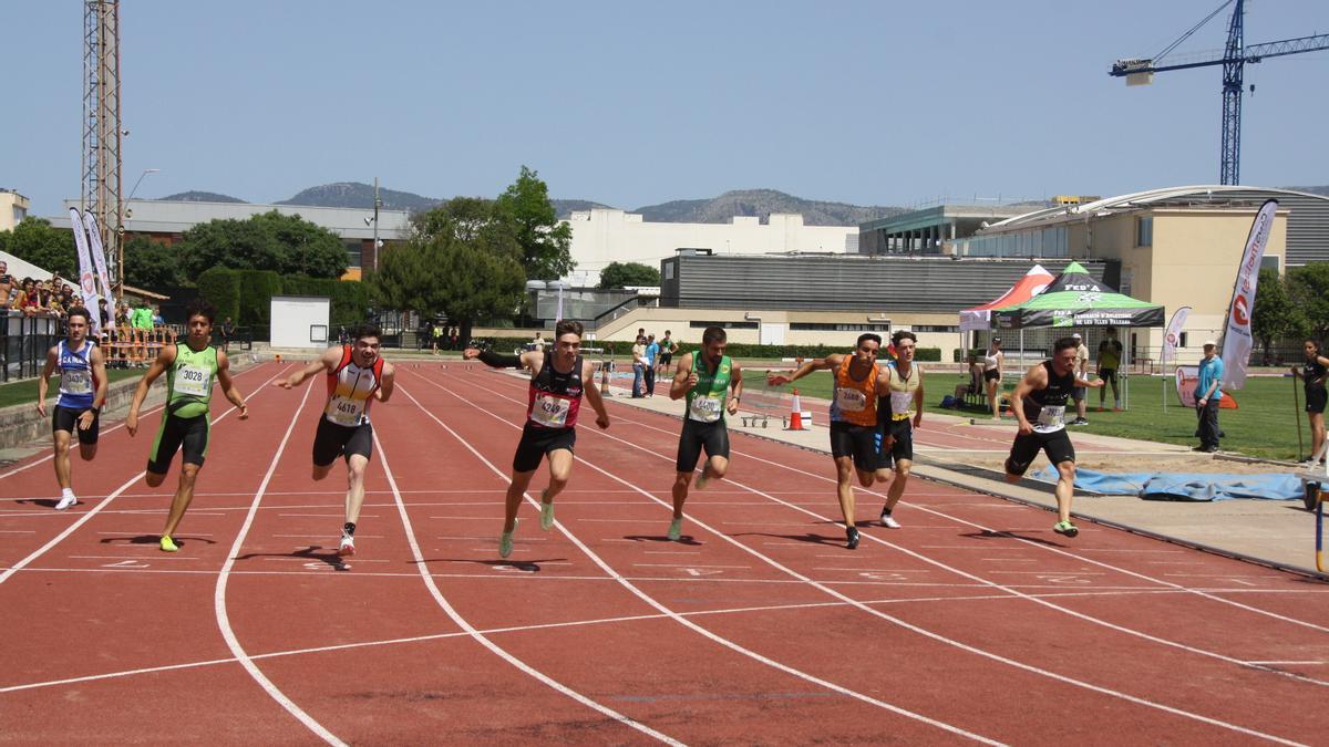 Final de los 100 metros masculinos.