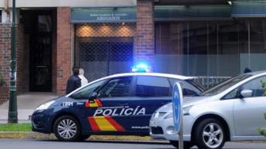 Un coche patrulla de la Policía Nacional de Pontevedra.