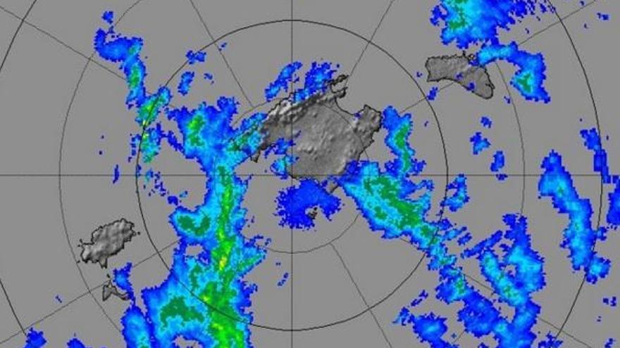 Regenwolken über Mallorca am Montag (2.10) um 17.50 Uhr.