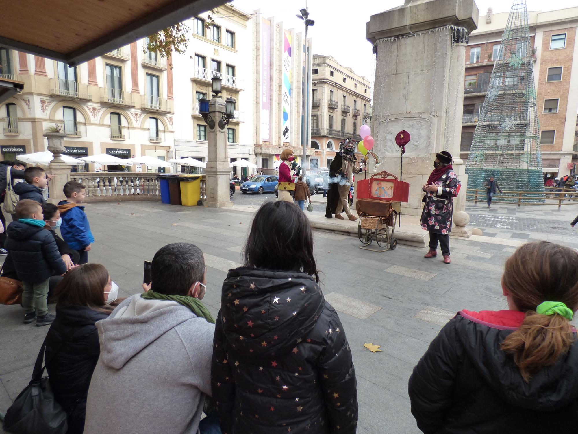 En Fumera es deixa veure per Figueres acompanyat de la Nadalina i la Bel