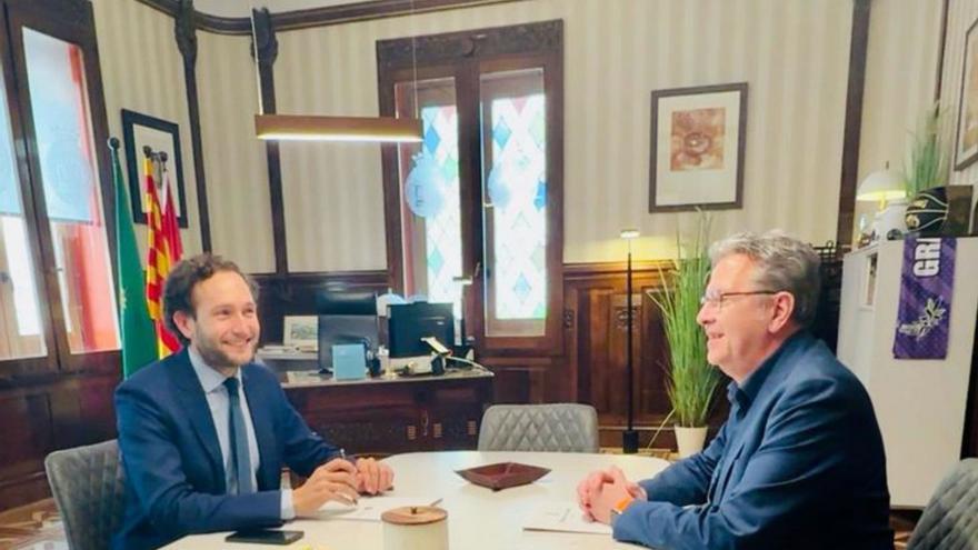 Claver y el presidente de Lérida, Joan Talarn. | DPH