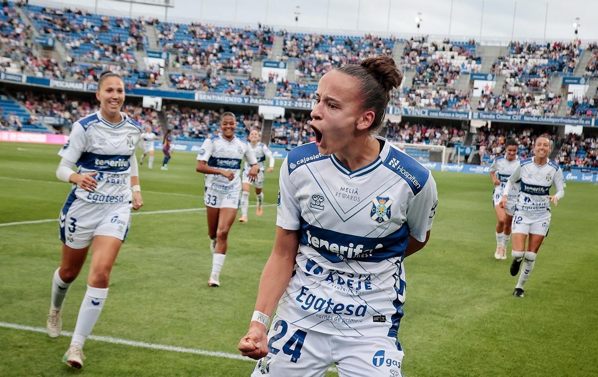 Paulina Gramaglia celebra el tanto que marcó ante el Barça en el Heliodoro.