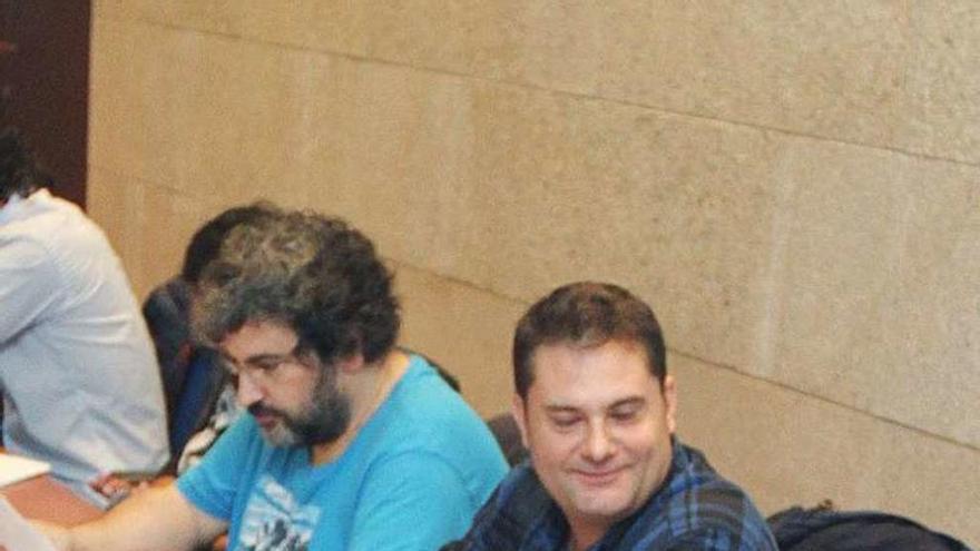 Daniel Salgado (dcha.), con Javier García, en la reunión. // Iñaki Osorio