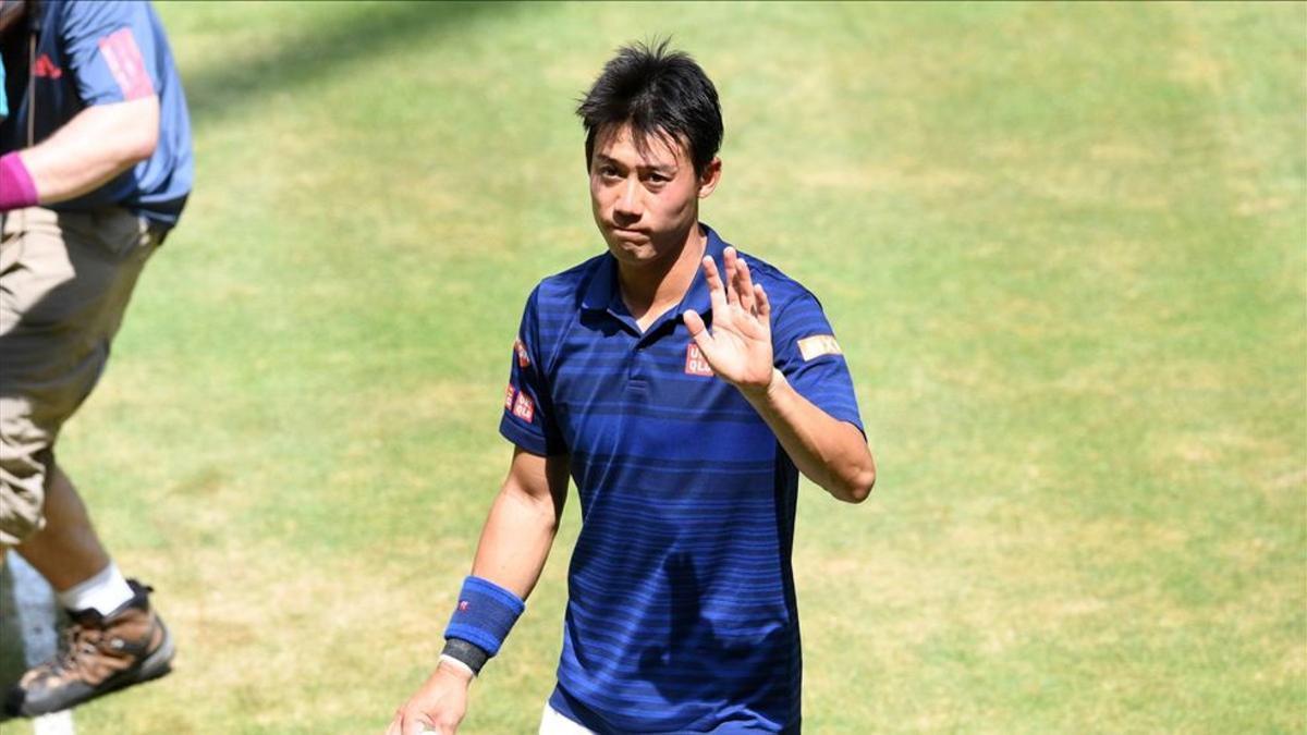 Nishikori se tuvo que retirar de Halle por problemas en la cadera