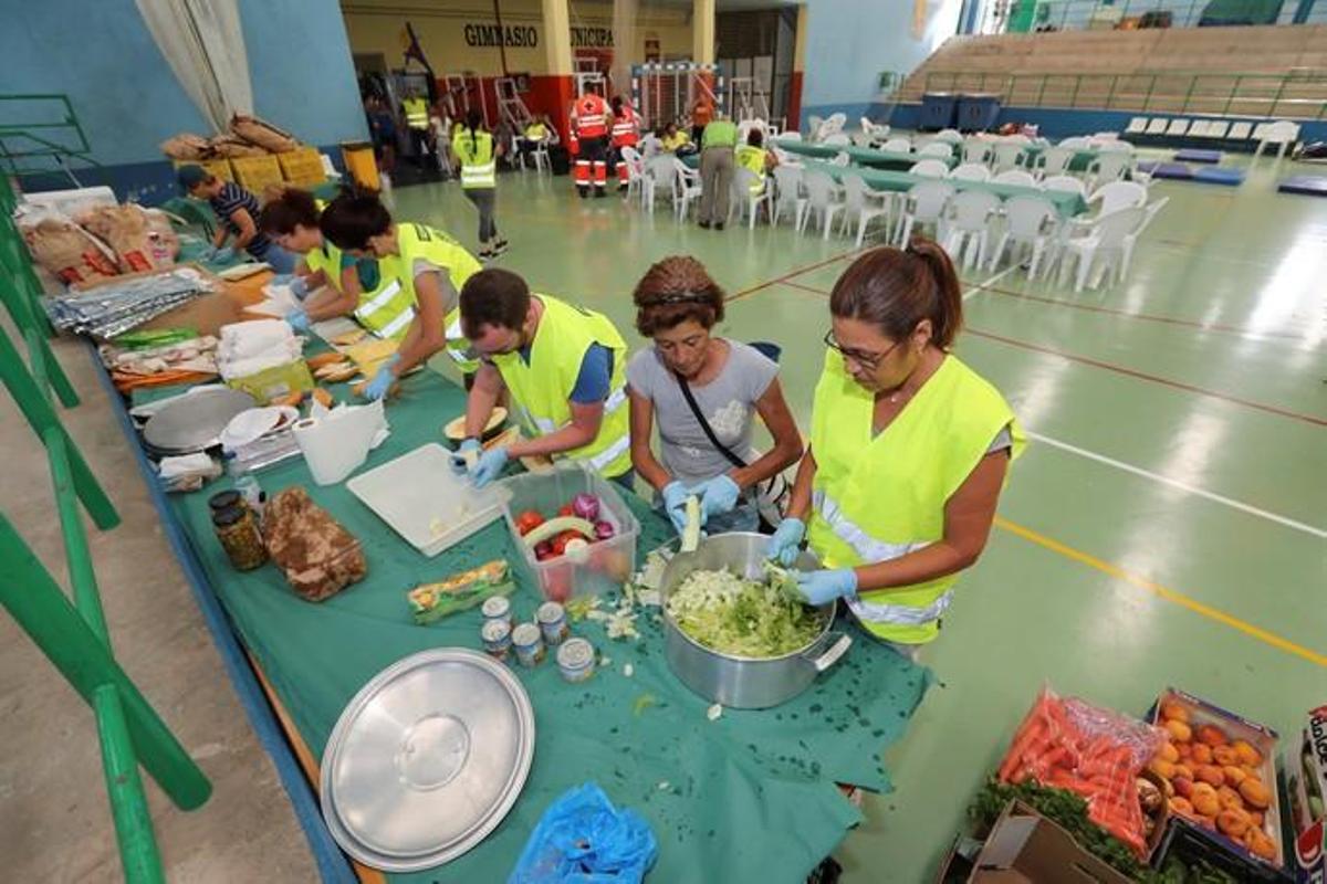 Desalojados del municipio de Agaete del incendio ...