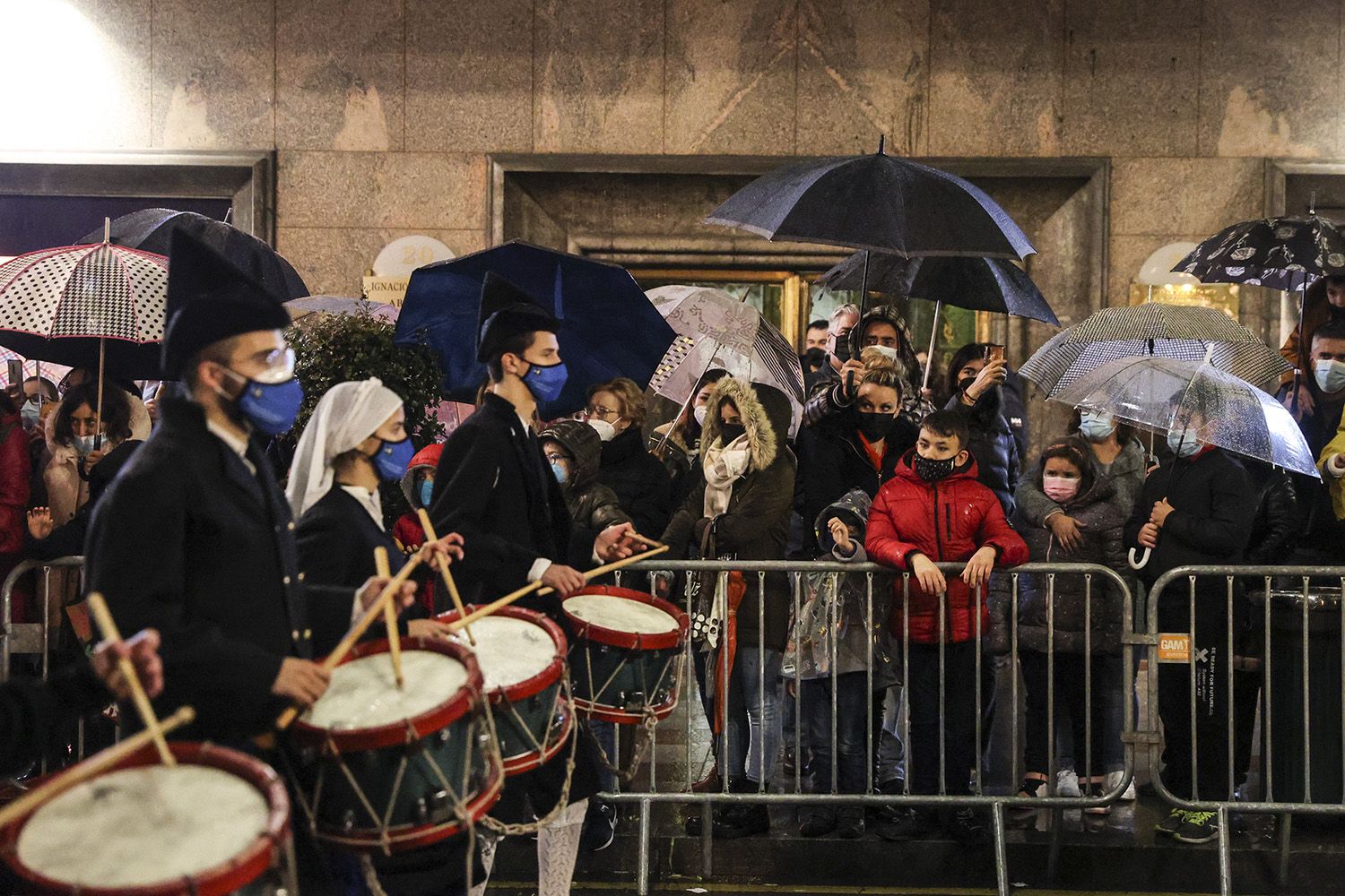 En imágenes: La cabalgata de los Reyes Magos en Oviedo