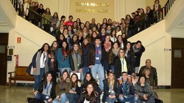 Más de 80 estudiantes de enfermería aprenden a cuidar a un paciente respiratorio