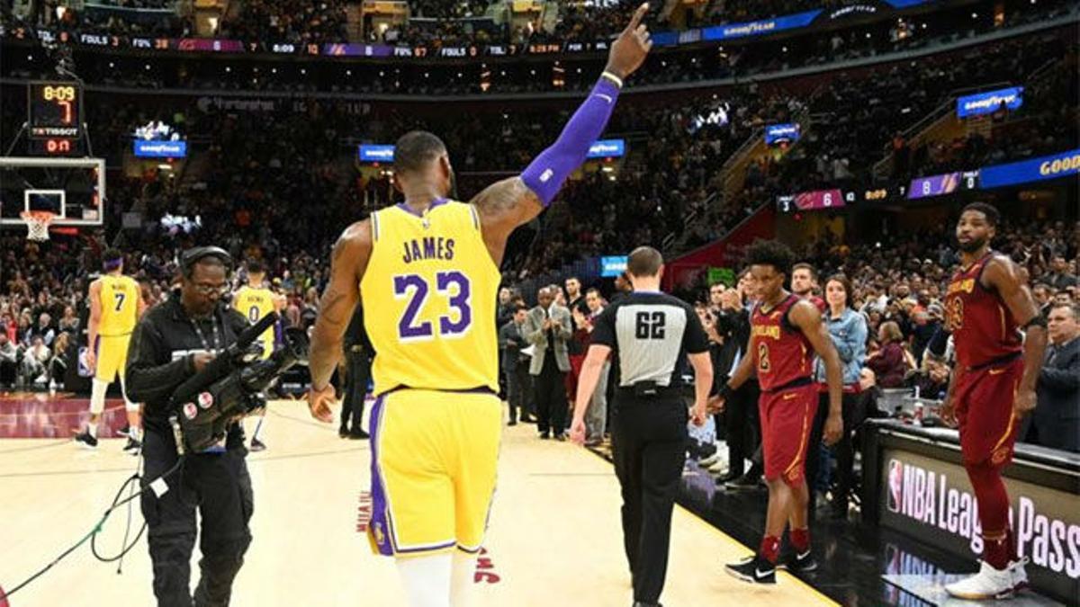 LeBron James se lleva el triunfo con los Lakers en su regreso a Cleveland