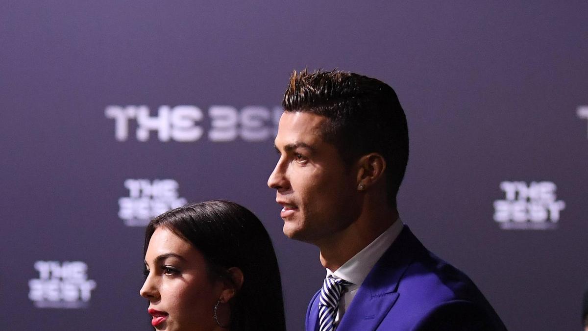 Cristiano Ronaldo junto a su novia Georgina Rodríguez