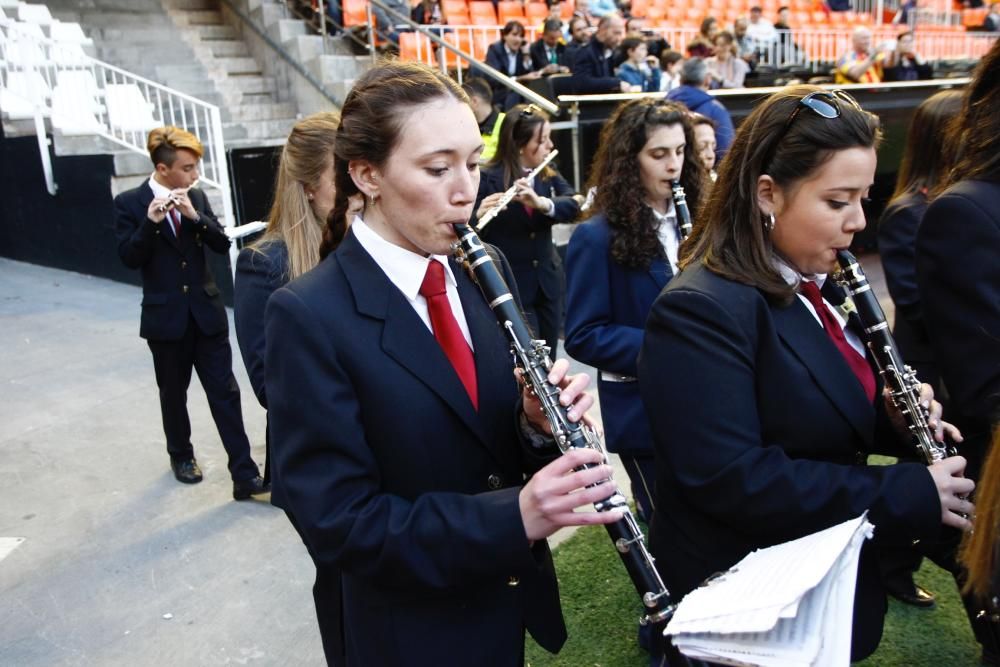 'L'entrà' de la Unión Musical Alcublana recibe a los héroes del Camp Nou