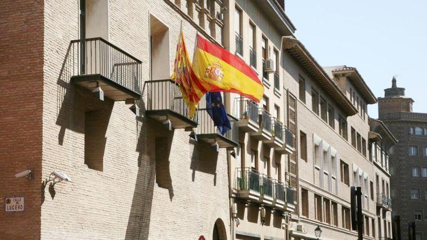El Justicia propone potenciar el Observatorio de Civismo ante los problemas de convivencia en un barrio de Huesca