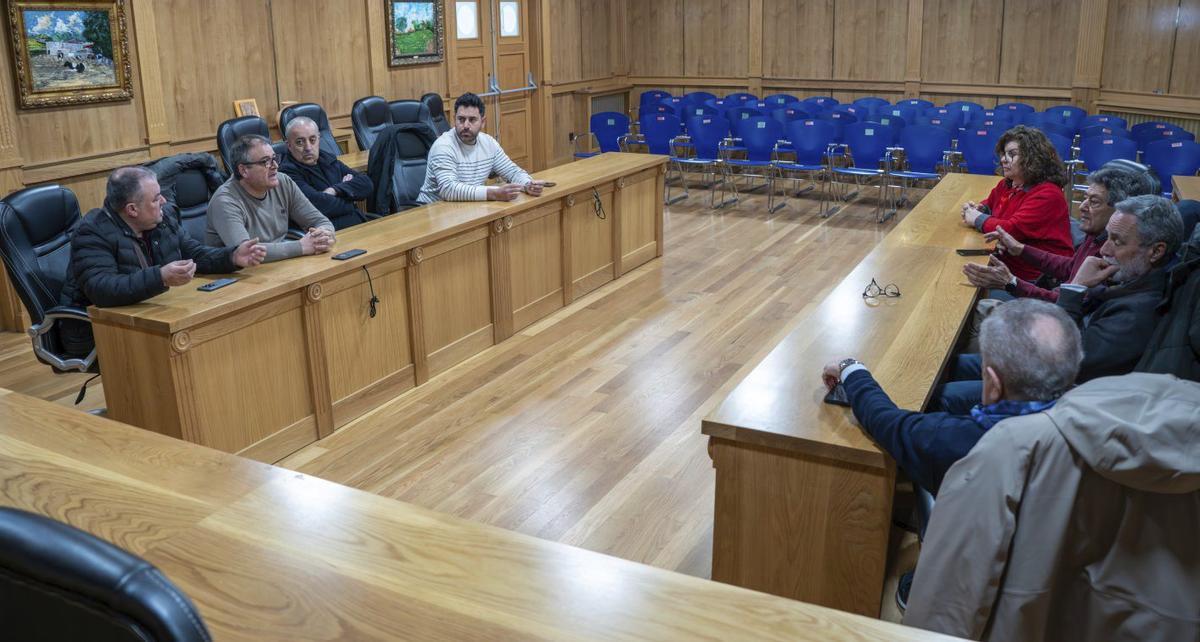 La reunión de alcaldías de la comarca, celebrada en el consistorio de Xinzo de Limia.