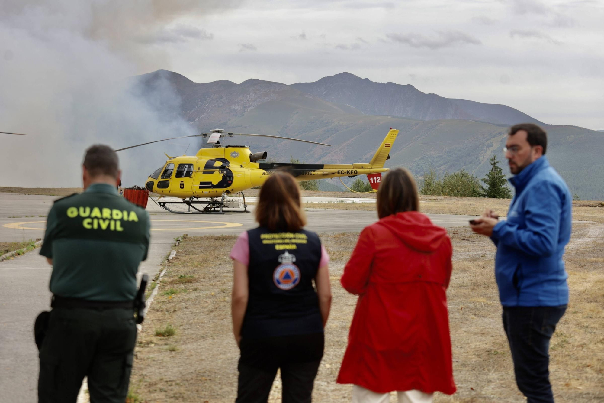 EN IMÁGENES: La evolución del incendio de Ibias