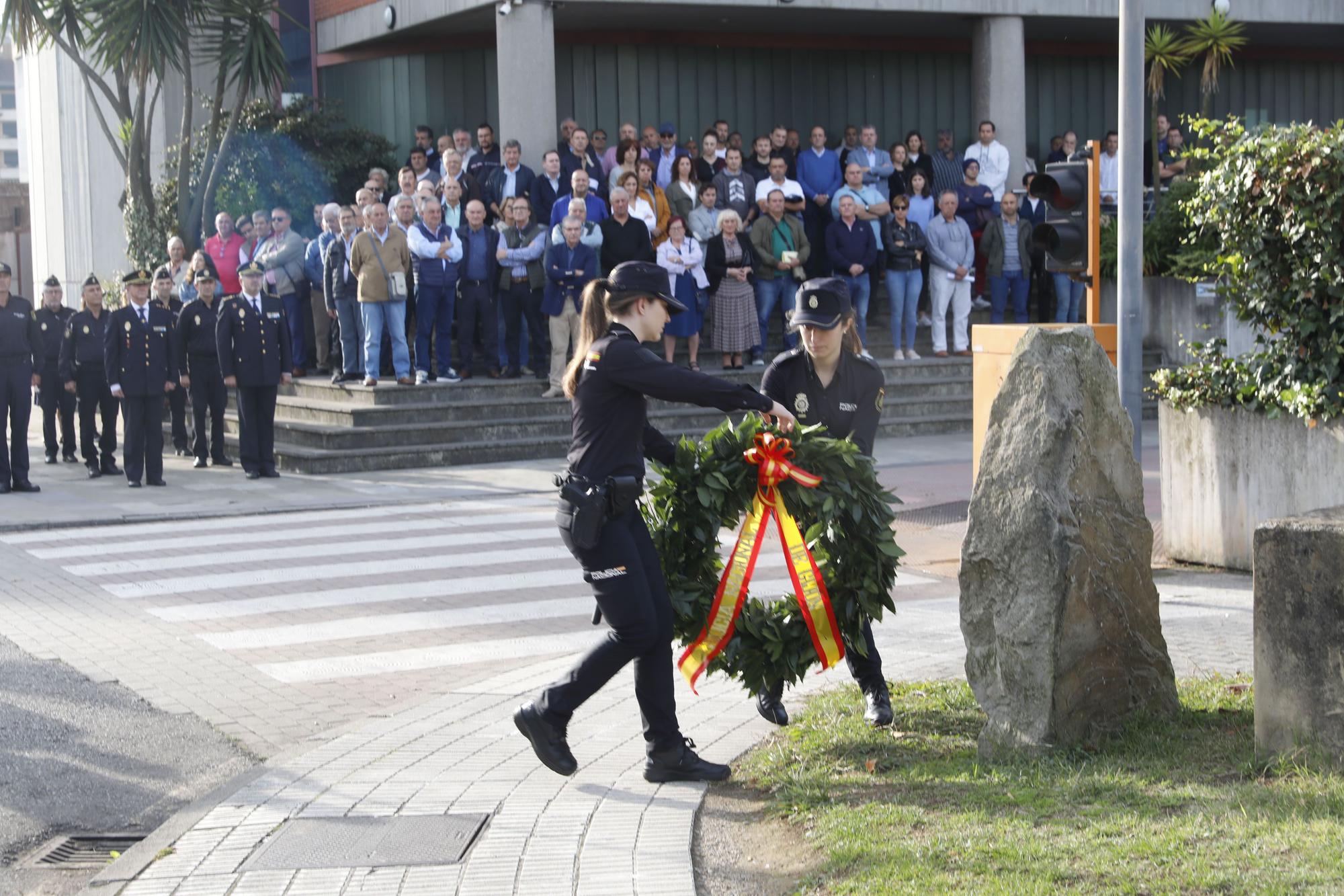 En imágenes: Recuerdo a los caídos de la Policía Nacional