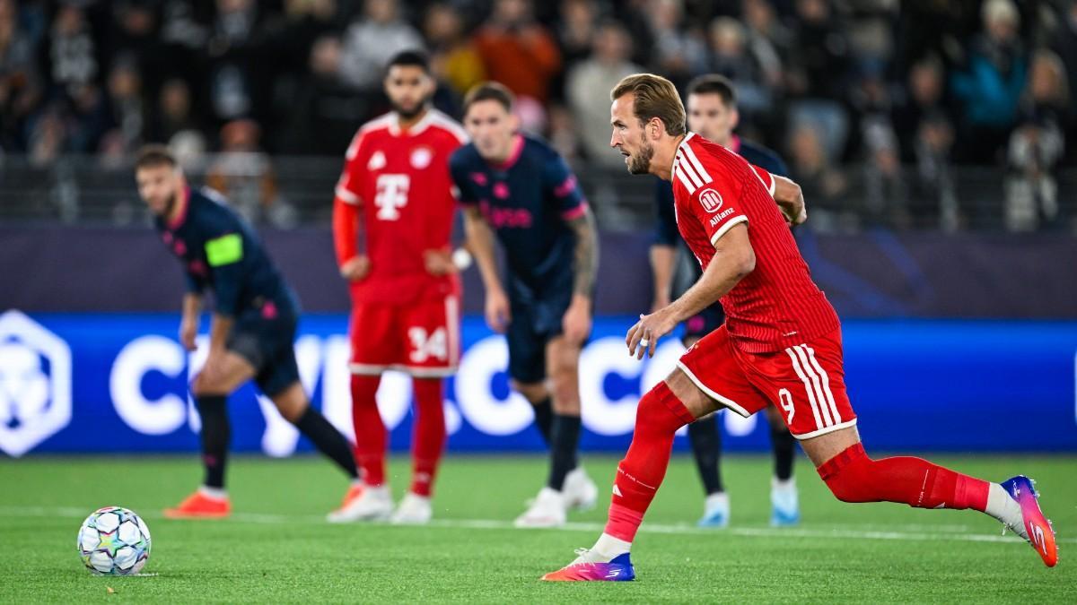 Kane hizo el 2-1 desde el punto de penalti