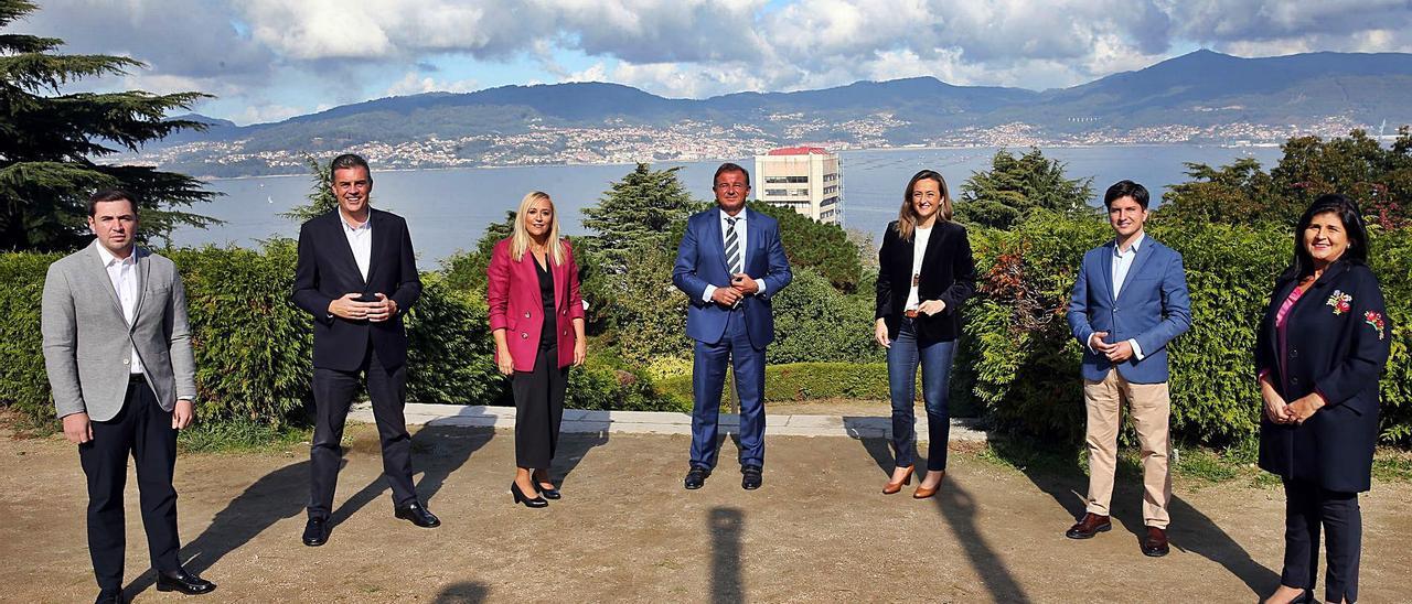 Jesús M. González, Alfonso Marnotes, Elena Muñoz, Javier Guerra, Teresa Egerique, Diego Gago y Patricia López, en O Castro.