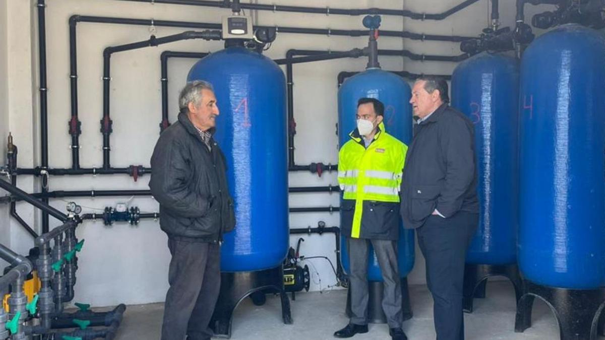 Pascual Blanco y Javier Faúndez inauguran la nueva ETAP de Lober. | Ch. S.