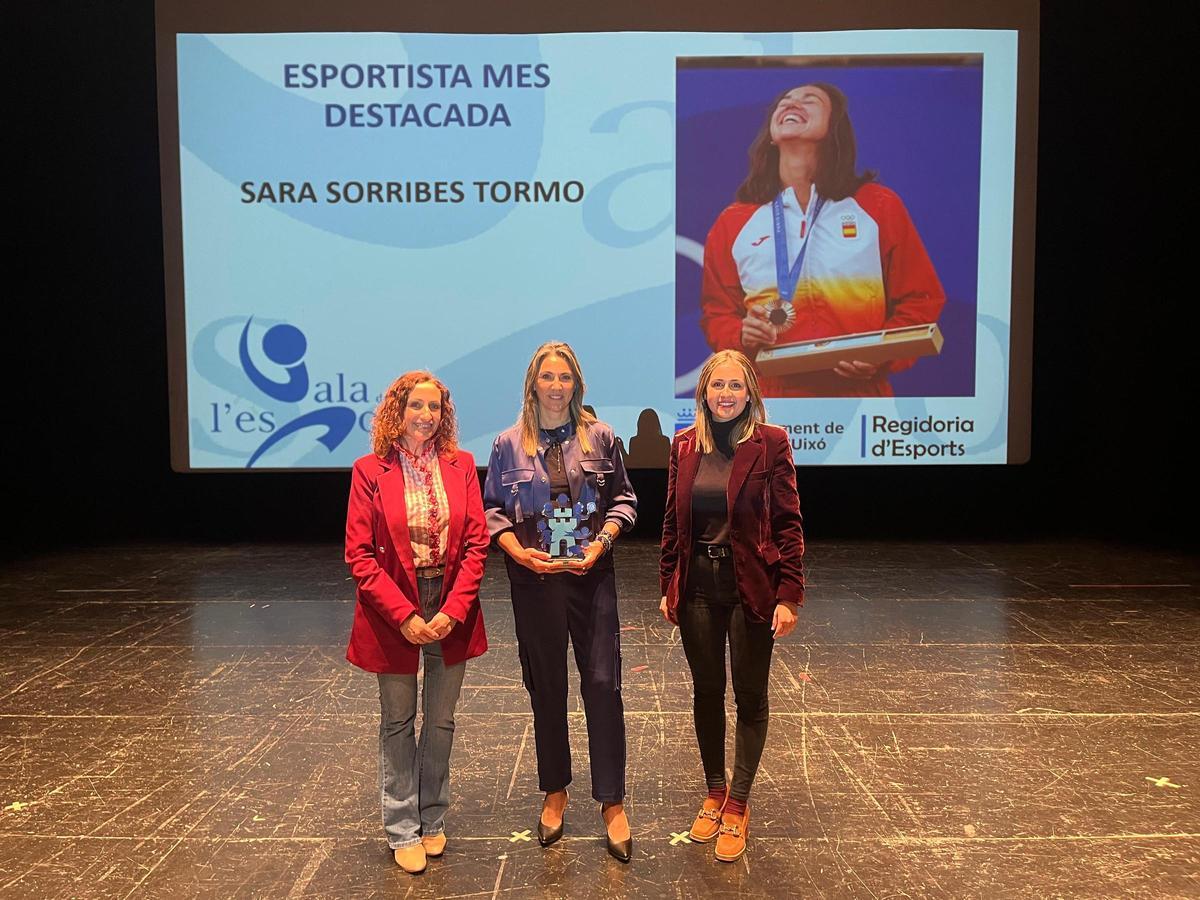 La madre de Sara Sorribes recogió el galardón.