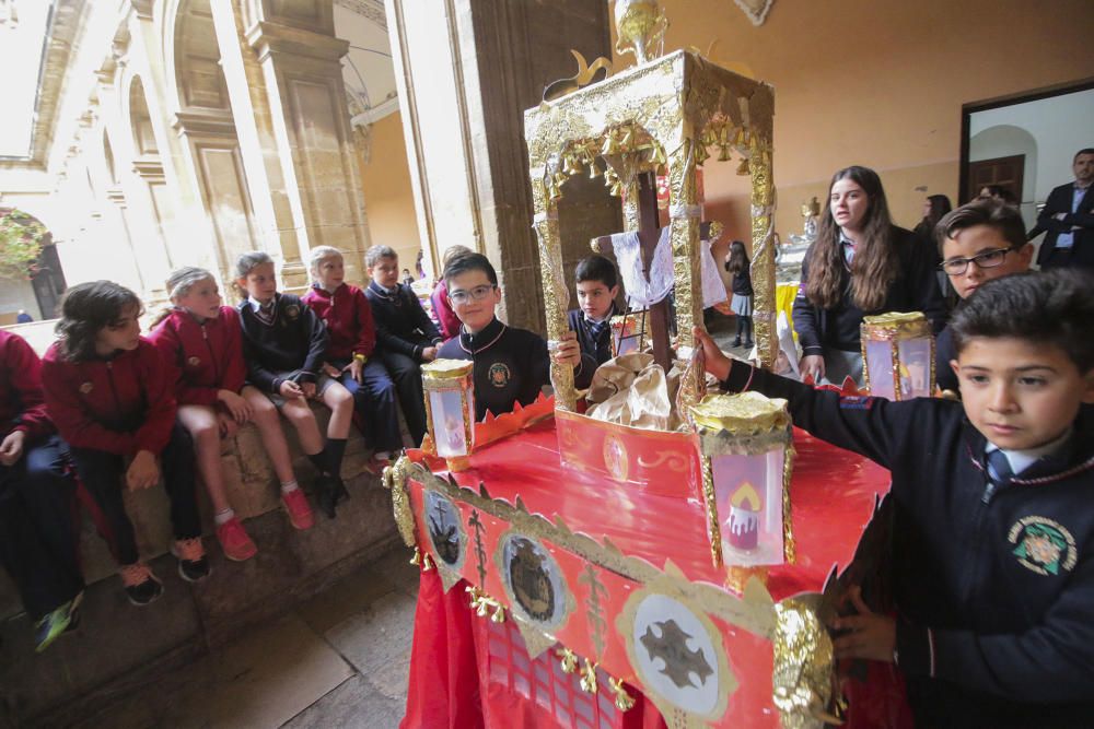 Los más pequeños celebran el Viernes de Dolores en Orihuela