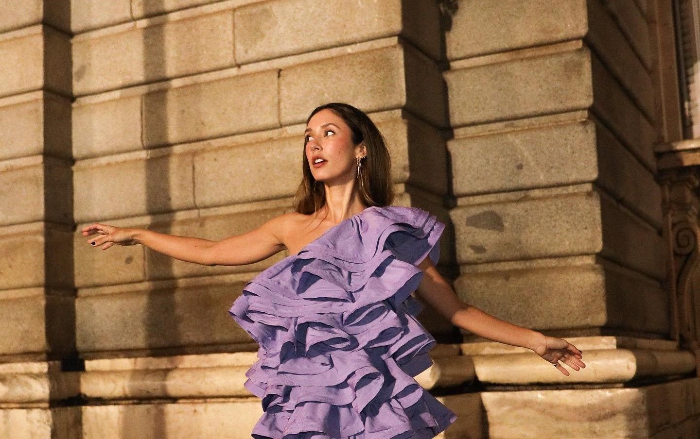 El vestido volantes de H&M que las 'influencers' han agotado ya tiene lista de espera para esta Navidad Woman