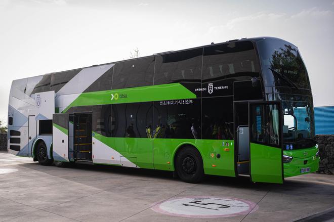 Estreno de la nueva guagua de dos pisos de Tenerife