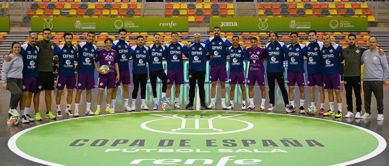 El Mallorca Palma Futsal posa en el Palacio de los Deportes de Cartagena